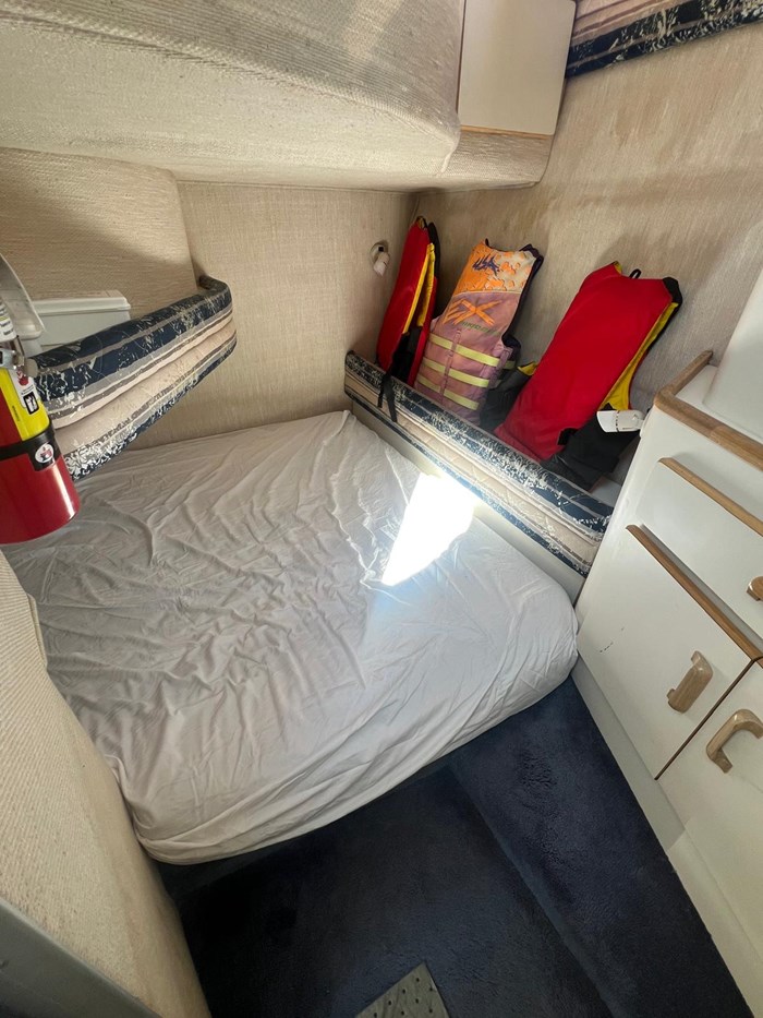 1992 Sea Ray 370 Sedan Bridge Photo 8 of 13