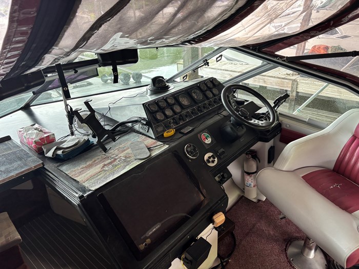 1990 Thundercraft 290 Photo 7 of 14