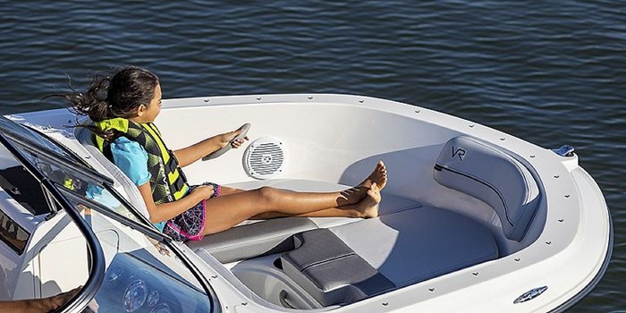 2024 Bayliner VR4 Bowrider Photo 5 of 9