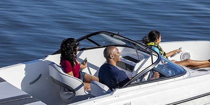 2024 Bayliner VR4 Bowrider Photo 7 of 9