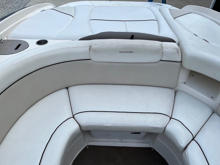 2009 Rinker 246 Captiva Photo 5 of 17