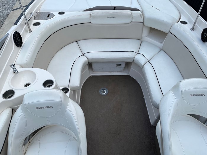 2009 Rinker 246 Captiva Photo 6 of 17