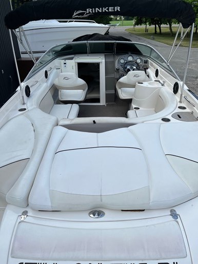2009 Rinker 246 Captiva Photo 2 of 17