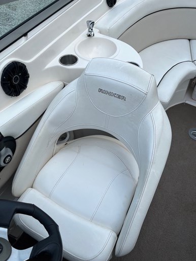 2009 Rinker 246 Captiva Photo 7 of 17