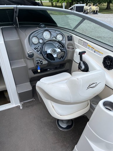 2009 Rinker 246 Captiva Photo 4 of 17