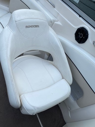 2009 Rinker 246 Captiva Photo 8 of 17