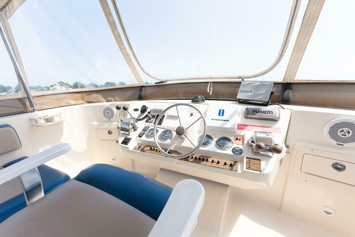 2005 Mainship 400 Trawler Photo 15 of 37