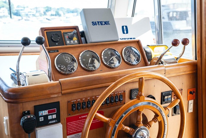 2005 Mainship 400 Trawler Photo 30 of 37