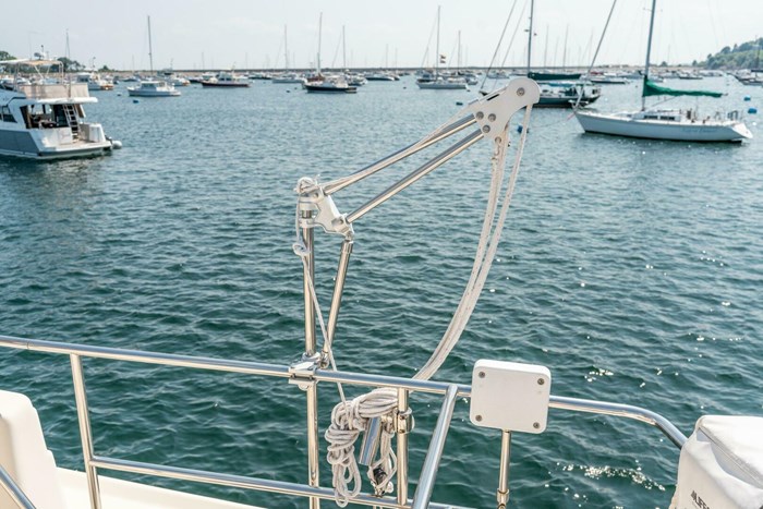 2005 Mainship 400 Trawler Photo 11 of 37