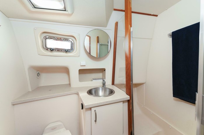 2005 Mainship 400 Trawler Photo 34 of 37