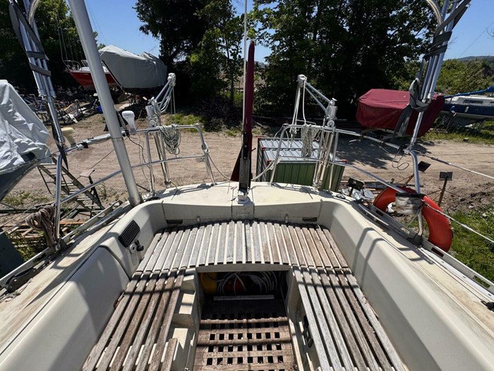 1984 Beneteau 32.5 First Photo 9 sur 22