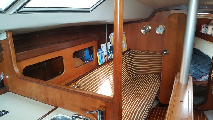 1984 Beneteau 32.5 First Photo 17 sur 22