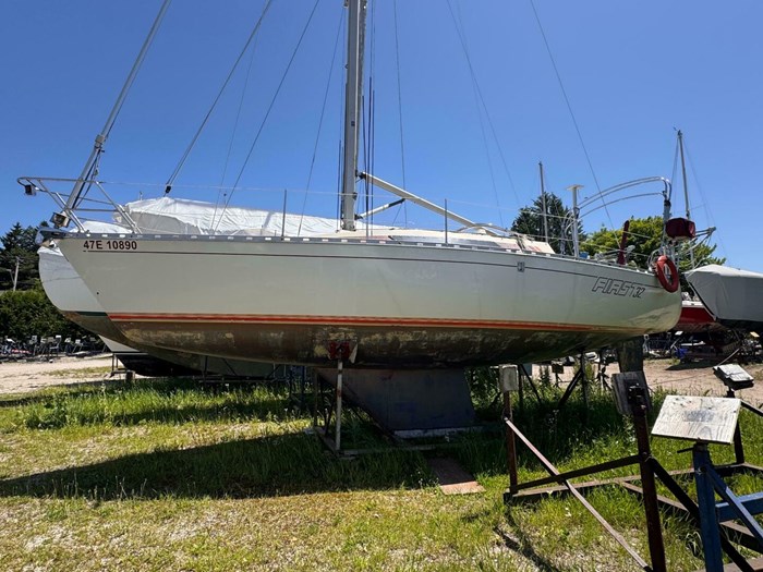 1984 Beneteau 32.5 First Photo 4 sur 22