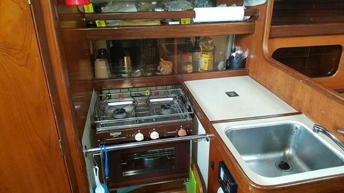 1984 Beneteau 32.5 First Photo 16 sur 22