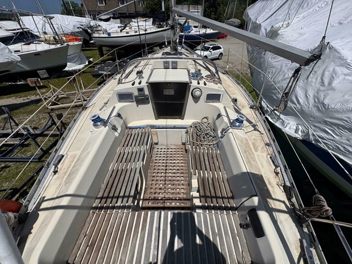 1984 Beneteau 32.5 First Photo 8 sur 22
