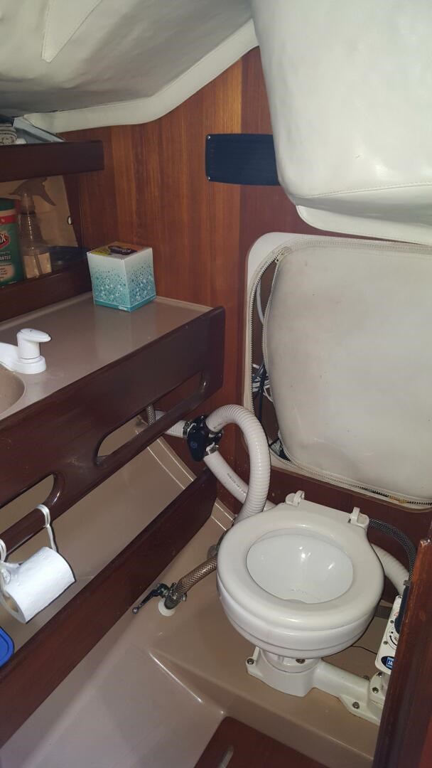 1984 Beneteau 32.5 First Photo 21 sur 22