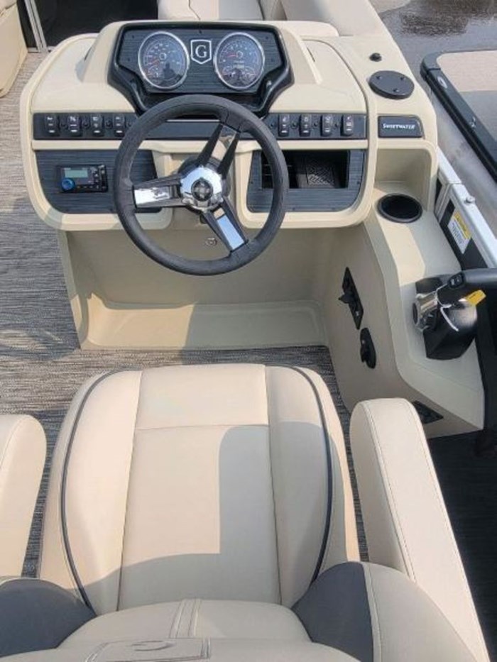 2025 Godfrey Pontoons SWEETWATER 2086 CRUISE SE Photo 13 of 29