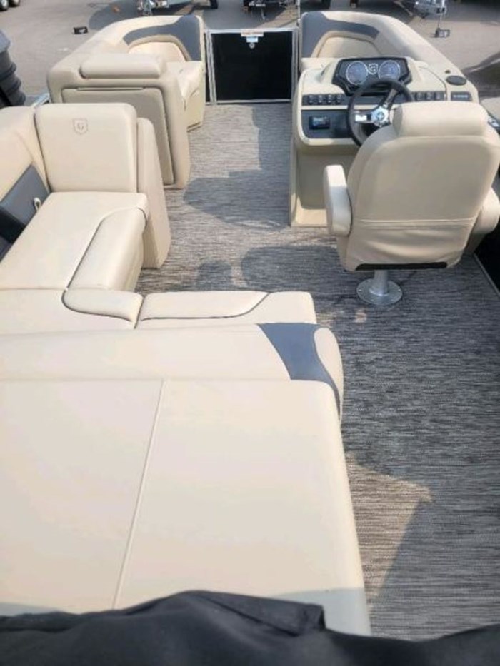 2025 Godfrey Pontoons SWEETWATER 2086 CRUISE SE Photo 9 of 29