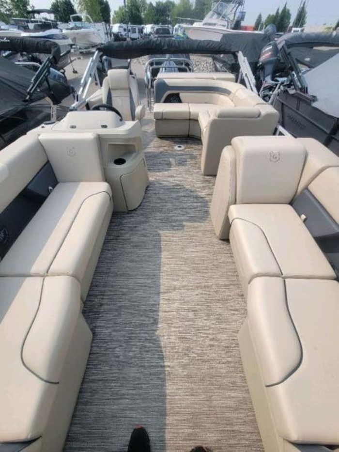 2025 Godfrey Pontoons SWEETWATER 2086 CRUISE SE Photo 10 of 29