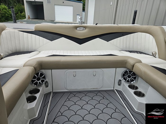 2010 Tige RZ2 Photo 12 of 20