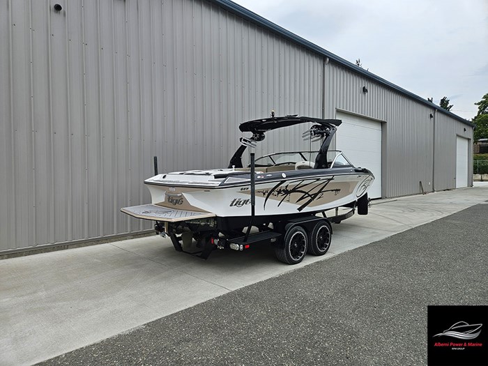 2010 Tige RZ2 Photo 3 of 20