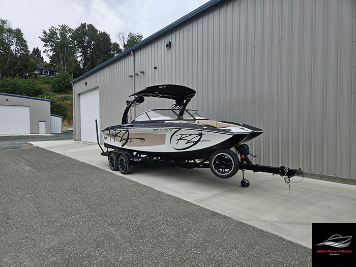 2010 Tige RZ2 Photo 4 of 20