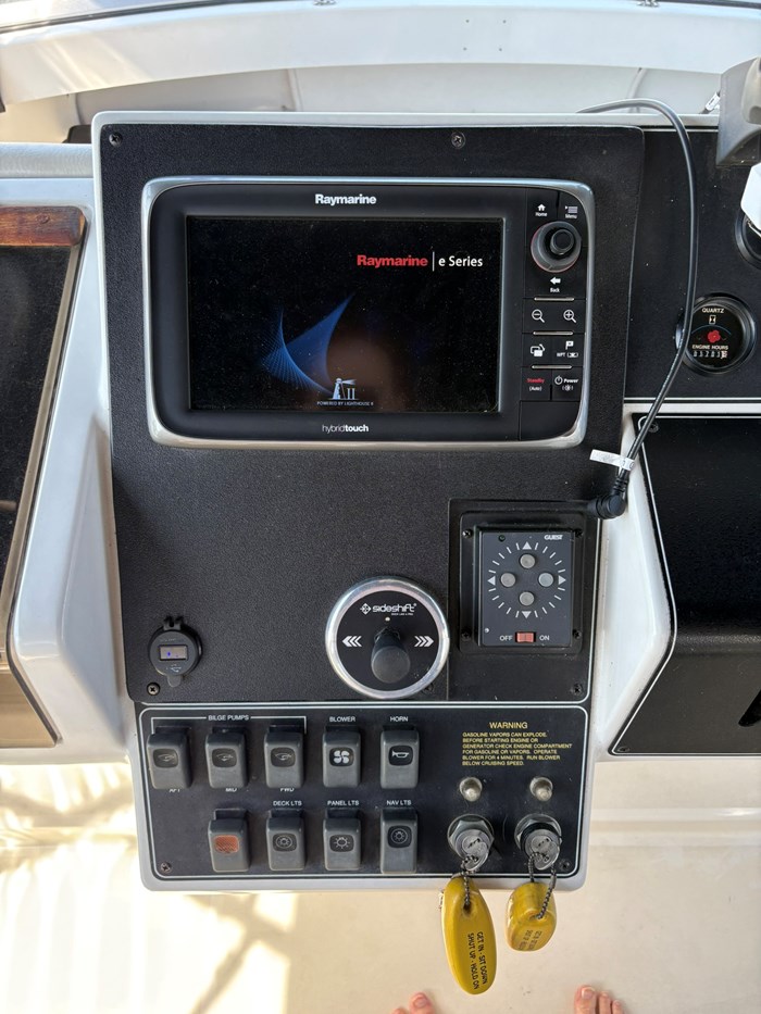 1992 Carver 350 Photo 11 of 31