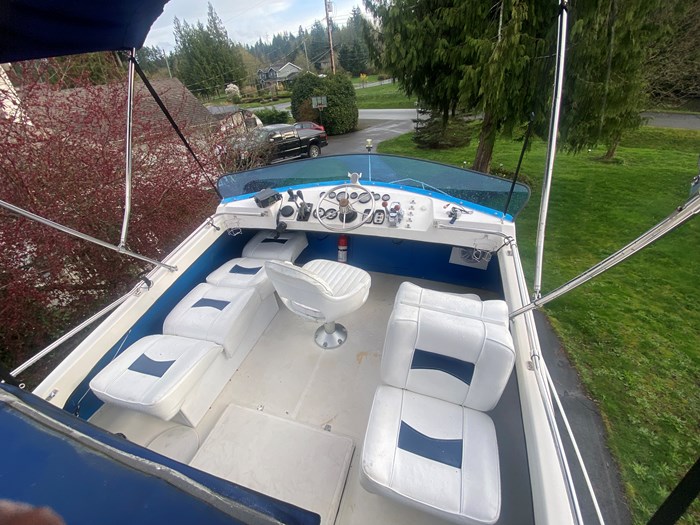 1989 Commander 26' Photo 3 of 18