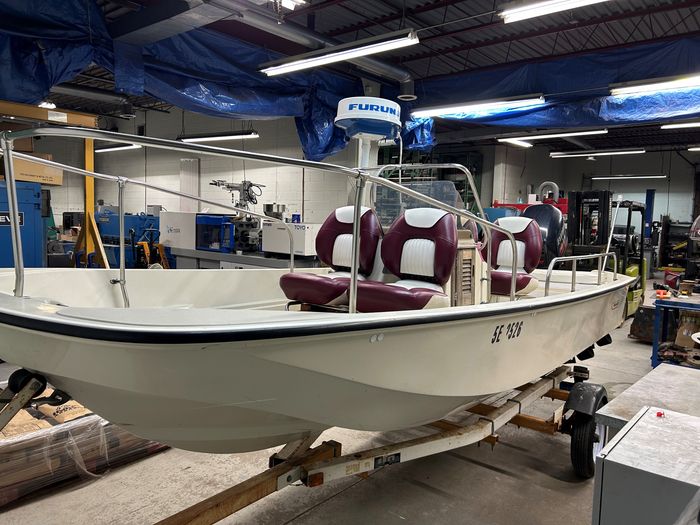 1978 Boston Whaler Montauk 17 Photo 5 of 10