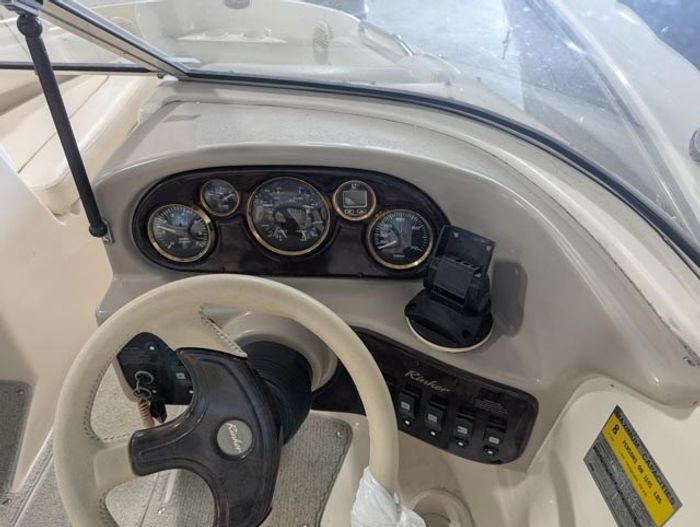 2003 Rinker 192 Captiva Photo 17 sur 22