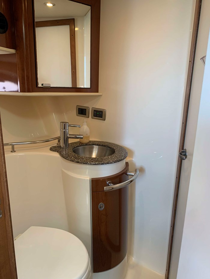 2008 Sea Ray Sundancer 40 Photo 18 of 19