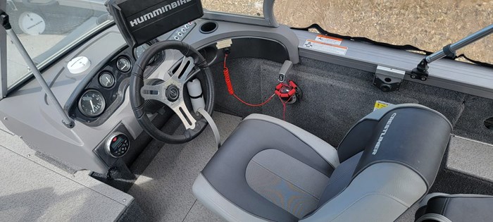 2017 Crestliner 1750 FISH HAWK PLATINUM Photo 18 of 34