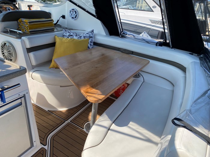 2007 Rinker 280 Photo 13 of 18