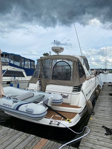 2009 Larson Day cruiser Photo 9 of 25