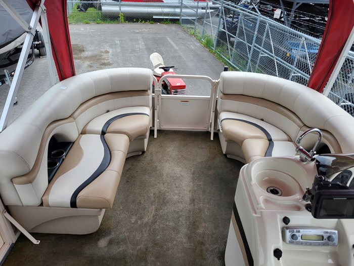 2011 Legend 21 GENESIS FUSION W/ 60HP EVINRUDE AND TRAILER Photo 7 of 14