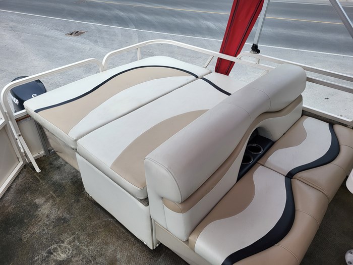 2011 Legend 21 GENESIS FUSION W/ 60HP EVINRUDE AND TRAILER Photo 11 of 14