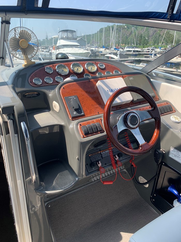 2005 Bayliner 305 Photo 11 of 28
