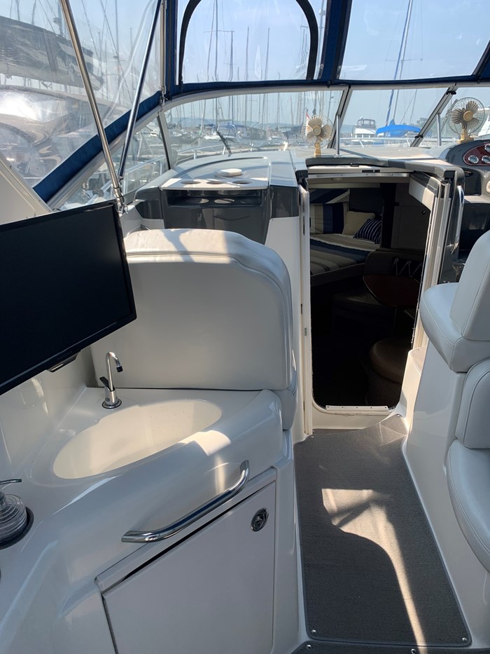 2005 Bayliner 305 Photo 13 of 28