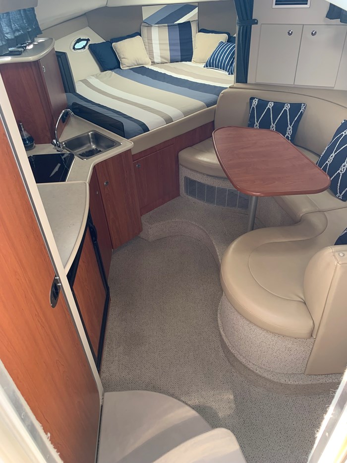 2005 Bayliner 305 Photo 14 of 28