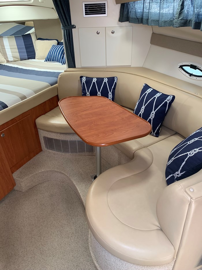 2005 Bayliner 305 Photo 18 of 28