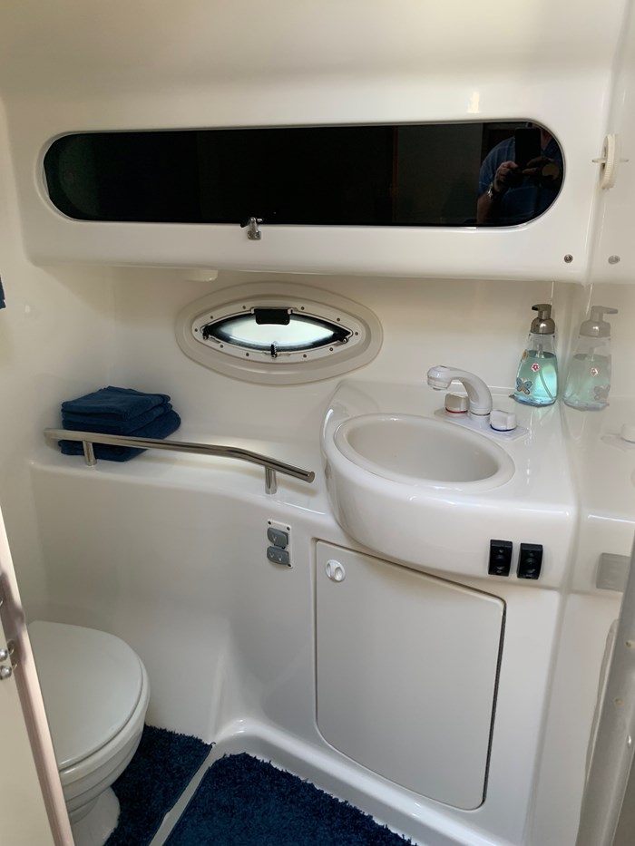 2005 Bayliner 305 Photo 21 of 28