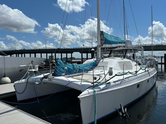 1999 Manta 40 Photo 1 of 41