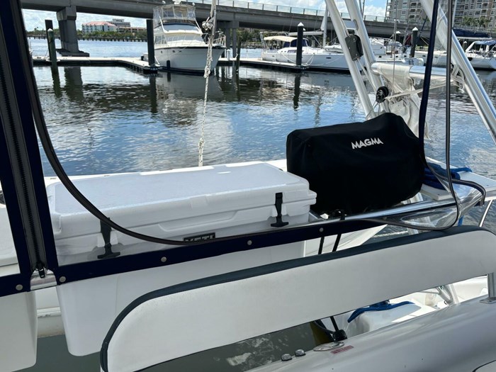1999 Manta 40 Photo 11 of 41