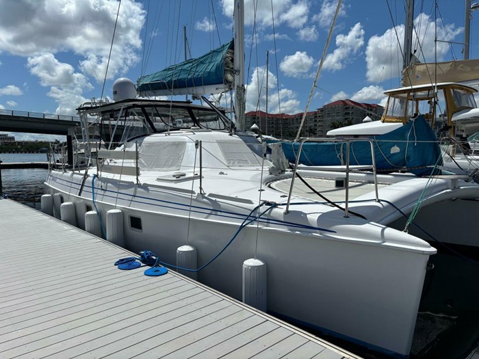 1999 Manta 40 Photo 3 of 41