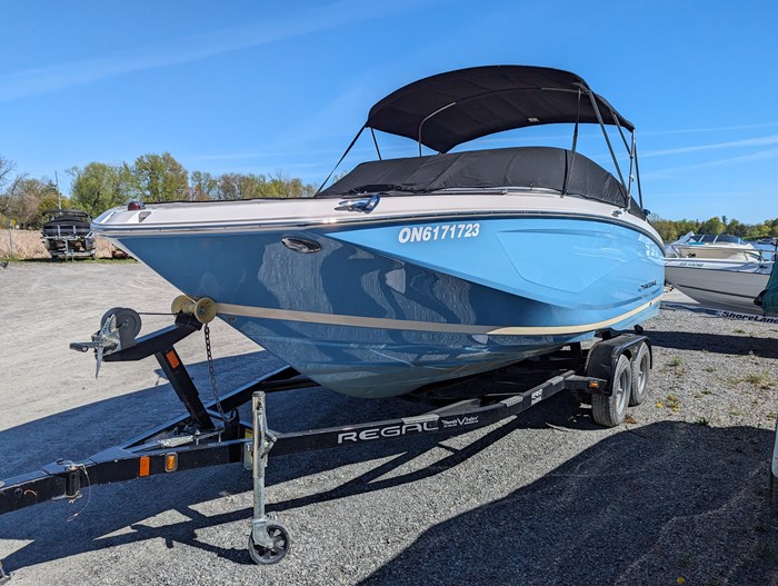 2018 Regal 22 Fasdeck Photo 2 of 4