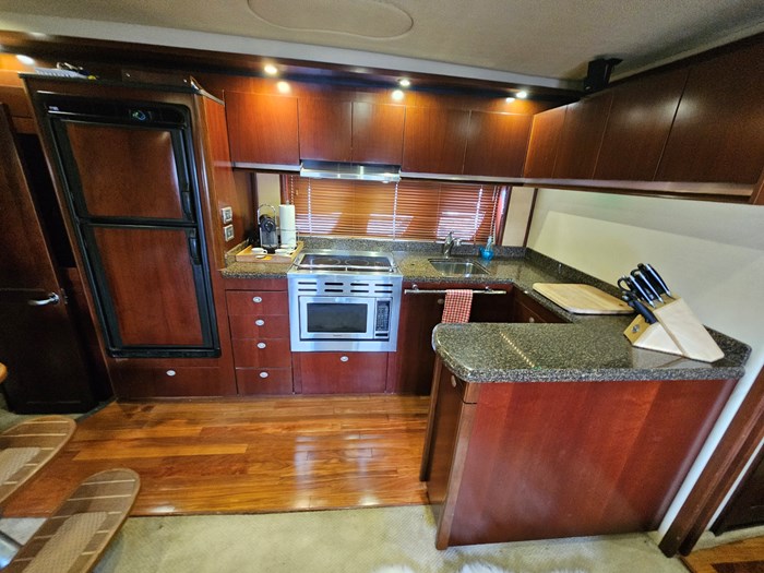 2005 Sea Ray Sundancer 48 Photo 21 of 45