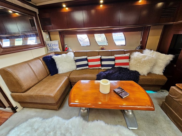 2005 Sea Ray Sundancer 48 Photo 22 of 45