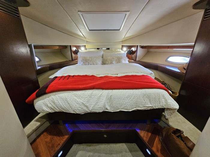 2005 Sea Ray Sundancer 48 Photo 26 of 45