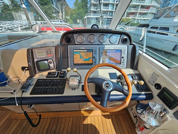 2005 Sea Ray Sundancer 48 Photo 17 of 45