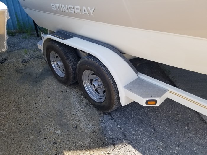 2002 Stingray 200 CX Photo 9 of 9